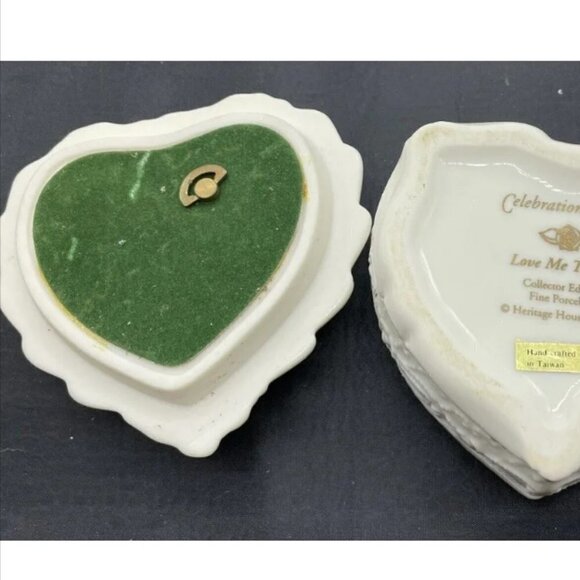 Heritage House "Celebration of Love" Porcelain Heart Shaped Music Trinket Box - Picture 5 of 6
